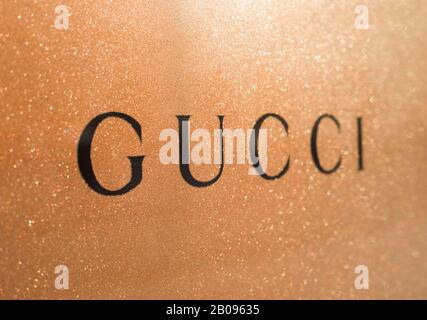 Monaco di Baviera, Germania - 5th dicembre 2019: Logo del marchio Gucci. Foto Stock