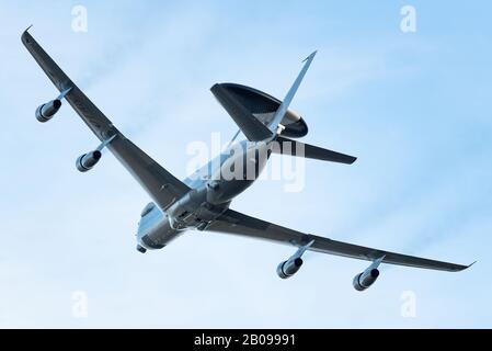 Un Boeing e-3 Sentry aviotrasportato allarme precoce e controllo AWACS aeromobili della NATO. Foto Stock