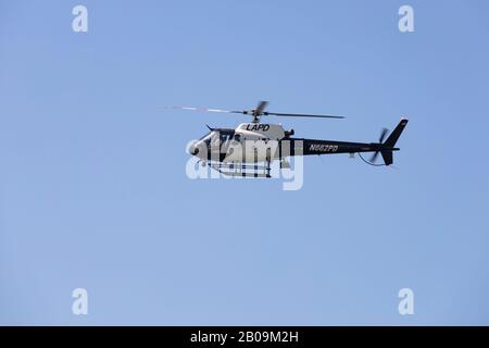 Los Angeles Police Department, LAPD, Eurocopter AS350B2 Ecureuil elicottero in aria. California, Stati Uniti D'America Foto Stock