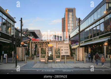 Cheshut Plaza, ristoranti e bar, esterni, parte del centro commerciale Westfield Stratford e del complesso commerciale a Stratford, Londra, Regno Unito Foto Stock