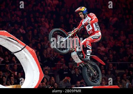 2nd Febbraio 2020; Palau Sant Jordi, Barcellona, Catalogna, Spagna; X Trail Mountain Bike Championships; Jorge Casales (Spagna) del gas Team in azione durante la prova X indoor Barcelona Credit: Pablo Guillen/Alamy Live News Foto Stock