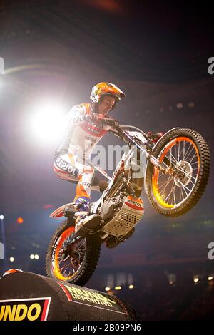 2nd Febbraio 2020; Palau Sant Jordi, Barcellona, Catalogna, Spagna; X Trail Mountain Bike Championships; toni Bou (Spagna) del Team Montesa in azione durante la prova X indoor Barcelona Credit: Pablo Guillen/Alamy Live News Foto Stock