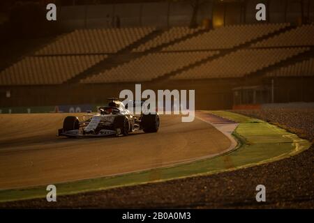 Daniil Kvyat di Alpha Tauri visto in azione durante la sessione pomeridiana del primo giorno di F1 Test Days nel circuito di Montmelo. Foto Stock