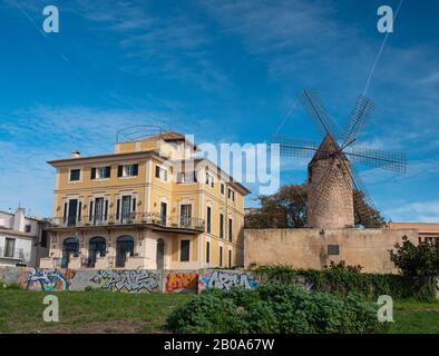 Museu dels Molins che mostra diversi modelli di mulini a vento tradizionali e come funzionano. Palma de Mallorca 29th di gennaio 2020 Foto Stock