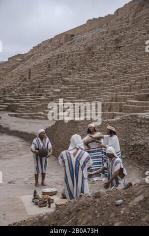 Vista Sulle Piramidi Di Huaca Pucllana Foto Stock