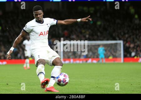 Londra, Regno Unito. 19th Feb, 2020. Tanguy Ndombele di Tottenham Hotspur in azione. UEFA Champions League, turno di 16, 1st leg match, Tottenham Hotspur v RB Leipzig al Tottenham Hotspur Stadium di Londra mercoledì 19th febbraio 2020. Solo uso editoriale, licenza richiesta per uso commerciale. Nessun uso nelle scommesse, nei giochi o in un singolo club/campionato/player publications . pic by Steffan Bowen/Andrew Orchard sports photography/Alamy Live News Credit: Andrew Orchard sports photography/Alamy Live News Foto Stock