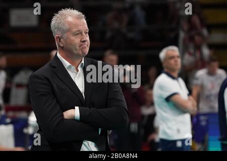 Perugia, Italy, 19 Feb 2020, heynen vital (coach sir safety conad perugia) soddisfatto durante Sir Sicoma Monini Perugia vs Projekt Warszawa - Volleybal Champions League Men Championship - Credit: LPS/Loris Cerquiglini/Alamy Live News Foto Stock