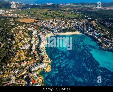 Spiaggia Playa Santa Ponsa e villaggio Santa Ponsa, 04.01.2020, vista aerea, Spagna, Isole Baleari, Maiorca, Calvia