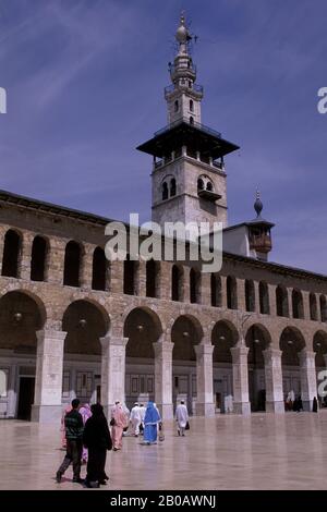 SIRIA, DAMASCO, CITTÀ VECCHIA, MOSCHEA DI UMAYYAD, CORTILE INTERNO, COSTRUITO NEL 705 D.C. Foto Stock