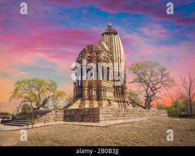 Tempio Di Vaman Al Tramonto, Khajuraho, Madhya Pradesh, India Foto Stock