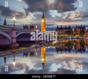 Big ben con ponte in serata, Londra, Regno Unito Foto Stock