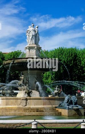 FRANCIA, AIX-EN-PROVENCE, PLACE GAL DE GAULLE, FONTANA LA ROTONDE Foto Stock