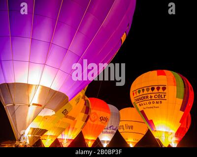 Balloon Glow, Balloon Festival, Inzell, County Traunstein, Alta Baviera, Baviera, Germania Foto Stock