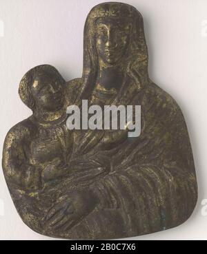 Artista sconosciuto, Madonna col Bambino, 1550, bronzo, doratura, 4 3/16 in. (10,6 cm.) Foto Stock