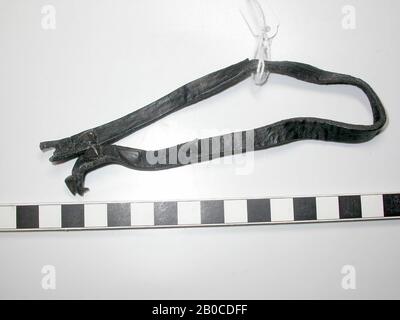 Paesi Bassi Medioevo, cintura con accessori, organici, pelle, metallo, piombo, lega di stagno, Cintura, L, 14,0 cm, W, 0,8 cm Foto Stock