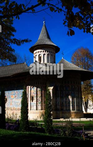 ROMANIA, NEI PRESSI DI SUCEAVA, MONASTERO DI VORONET (1488) Foto Stock