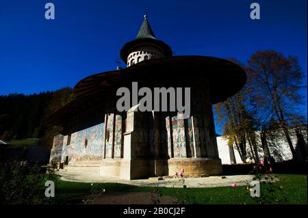 ROMANIA, NEI PRESSI DI SUCEAVA, MONASTERO DI VORONET (1488) Foto Stock