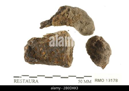 Paesi Bassi Medioevo, parte di albero, parte di striscia, curva, ferro, 3,0 x 2,0 cm, x, Paesi Bassi, Utrecht, Wijk bij Duurstede, Wijk bij Duurstede, Dorestad Foto Stock