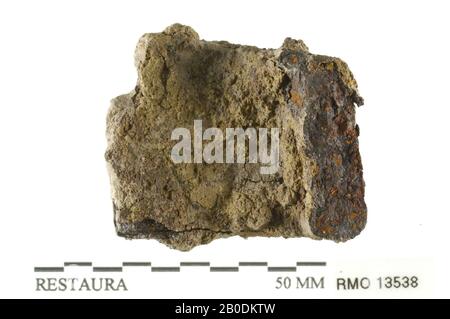 Paesi Bassi Medioevo, parte di striscia, con angolo, solido, ferro, 4,0 x 3,3 cm, x, Paesi Bassi, Utrecht, Wijk bij Duurstede, Wijk bij Duurstede, Dorestad Foto Stock