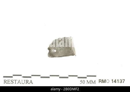 Paesi Bassi Medioevo, parte di striscia, con foro, piegato, argento, 1,5 x 1,0 cm, x, Paesi Bassi, Utrecht, Wijk bij Duurstede, Wijk bij Duurstede, Dorestad Foto Stock