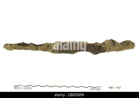 Paesi Bassi Medioevo, parte di una striscia, che termina in un punto, ferro, 15,0 x 1,4 cm, x, Paesi Bassi, Utrecht, Wijk bij Duurstede, Wijk bij Duurstede, Dorestad Foto Stock