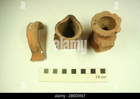 Egitto, barbe, vaso, terracotta, 1, 3 x 9 cm, 2, h 6,5 cm, Ø = 3,5, 3, 5,5 x 4,5 cm, Ø = 4, 4, h, 7 cm, Ø = 3,5, 5, h 2,5 x4 cm, Ø = 2, 6, 6 x 7 cm, Ø = 8, 7, 5 x 6,5 cm, Ø = 3, 8, 6 x, 6,5 cm, Ø = 7, 9, 4 x 3,5 cm, Ø = 4, 10, 6 x 7 cm, Ø = 12, Periodo Meroitico, 4th-2nd secolo ad, Egitto Foto Stock