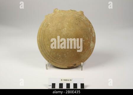 Una bottiglia di pellegrino in terracotta dipinta con cerchi concentrici rossi e neri, beffa, terracotta, L 12 cm, L 20 cm, H 20 cm, D edge 3,3 cm, Late Bronze Age, Iron Age 1200-539 a.C. , Israele ?, Palestina Foto Stock