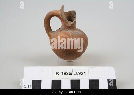 Brocca, terracotta, h: 7,5 cm, diam: 4,8 cm, br: 5,3 cm, Israele Foto Stock