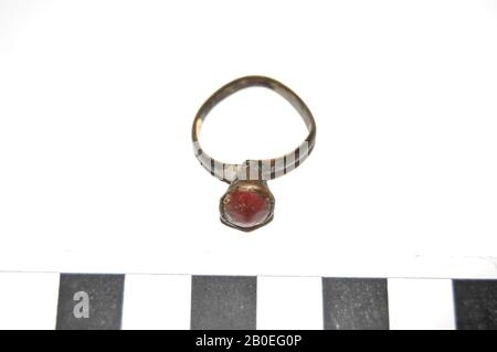 Anello, anello segnaletico, metallo, bronzo, pietra, 1 cm, ø 2.6 cm, Iran Foto Stock