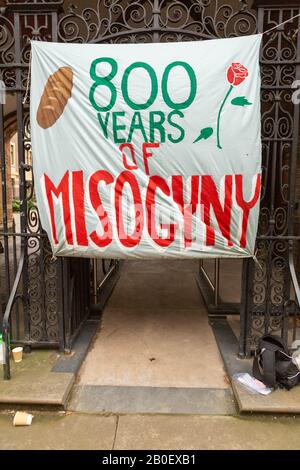 Cambridge, Regno Unito. 20th Feb, 2020. Picket line al di fuori della Hadden Library, Università di Cambridge, come docenti iniziare un 14 giorni sciopero sulle pensioni, le retribuzioni e le condizioni. Penelope Barritt/Alamy Live News Foto Stock