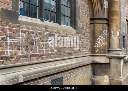 Cambridge, Regno Unito. 20th Feb, 2020. Picket line al di fuori della Hadden Library, Università di Cambridge, come docenti iniziare un 14 giorni sciopero sulle pensioni, le retribuzioni e le condizioni. Penelope Barritt/Alamy Live News Foto Stock