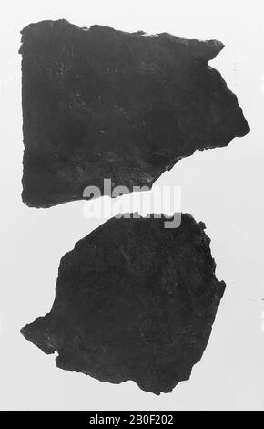 Frammento di armatura militare, lorica segmentata., conservato e restaurato., armatura, armatura militare (lorica), metallo, ferro, 4,5 x 5,5 cm, romano 1-300, Paesi Bassi, Utrecht, Woerden, Woerden, Oranjestraat Foto Stock