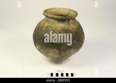 Vecchi legami e aggiunte., palla pentola, terracotta (stampato a mano), h: 21,2 cm, diam: 20,5 cm, vme, Olanda, Friesland, Ferwerderadiel, Ferwerd Foto Stock