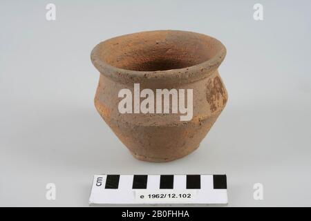 Paesi Bassi Medioevo, vaso di nod, ceramica, Frankish, h, 8,5 cm, diam, 11,1 cm, lmeb, Paesi Bassi, Gelderland, Wageningen, Wageningen Foto Stock