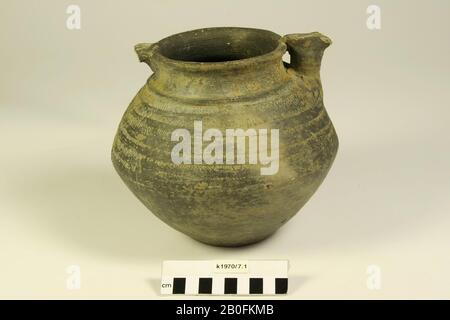 Paesi Bassi Medioevo, vaso articolato, vaso di lancio, terracotta, Frankish, h, 18 cm, diam, 18,5 cm, vmeb, Paesi Bassi, Noord-Brabant, Cuijk, Cuijk Foto Stock