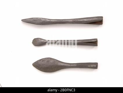 Arrowhead con punta quadrata e albero diviso, freccia, metallo, ferro, 10,6 x 1,2 cm, vmeb 450-600, Paesi Bassi, Utrecht, Rhenen, Rhenen, tomba 355 Foto Stock