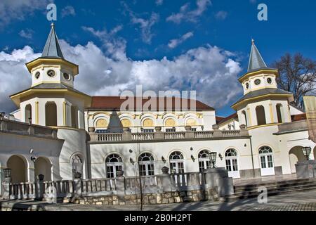 Banja Koviljaca, Serbia, 15 Febbraio 2020. Il famoso salone di Kur nella famosa spa serba. Il centro termale si trova vicino al fiume Drina e al confine Foto Stock