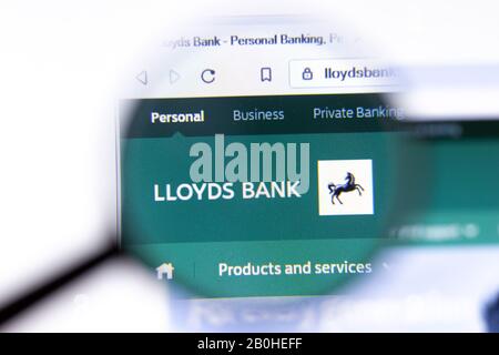 Los Angeles, California, Stati Uniti - 18.02.2020: Pagina del sito della Lloyds Bank con il logo di primo piano. Icona del sito Lloydsbank.co.uk sullo schermo, editoriale Illustrativo Foto Stock