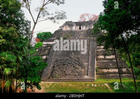 GUATEMALA, TIKAL, COMPLESSO MONDIALE PERDUTO, PIRAMIDE 5C-49, COSTRUITO TRA IL 250-300 D.C. Foto Stock