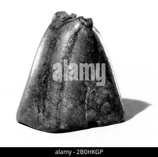 Bell, Italian (Ancient Roman), 100 BC–200 DC?, Rome, Italy, Italian (Ancient Roman), Leaded bronzo, H. 1-3/8 in., Diam. 1-1/4 in., Idiophone-Colpito-campana-clapper Foto Stock
