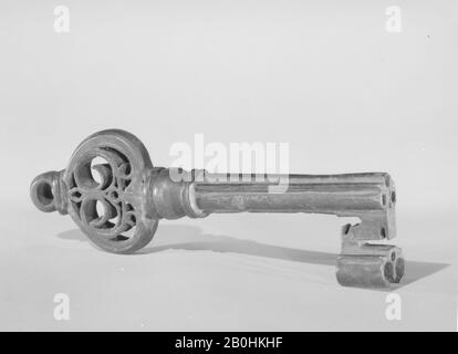 Chiave a forbice, italiana, 17th secolo, italiana, ferro Battuto, Totale: 6 1/4 × 2 1/4 × 3/4 in. (15,9 × 5,7 × 1,9 cm), Ferro-Metallo Foto Stock