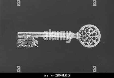 Chiave a forbice, probabilmente italiana, fine 16th-inizio 17th secolo, probabilmente italiana, ferro Battuto, Nel Complesso: 9/16 × 6 3/8 × 1 3/4 in. (1,4 × 16,2 × 4,4 cm), Ferro-Metallo Foto Stock