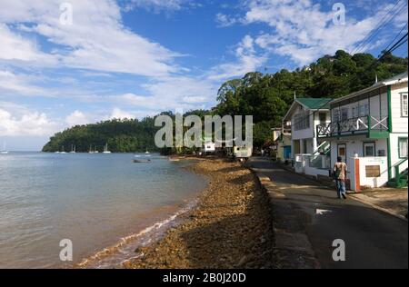 TOBAGO, UOMO DI GUERRA BAY, VILLAGGIO DI PESCATORI DI CHARLOTTEVILLE, SPIAGGIA Foto Stock