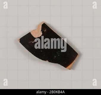 Frammento di terracotta di un lekanis (piatto coperto)?, Greco, Attico, Arcaico, Data 6th secolo a.C., Greco, Attico, Terracotta; nero-figura, Vasi Foto Stock