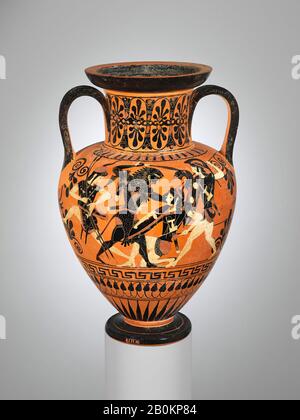 Attribuito al Gruppo Medea, Anfora al collo di Terracotta (vaso), Greco, Attico, Arcaico, Data ca. 520 a.C., greco, attico, terracotta; figura nera, H. 12 3/4 in. (32,4 cm), Vasi Foto Stock