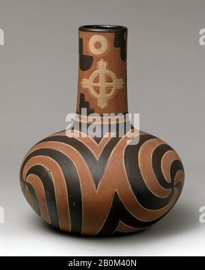 Clifton Art Pottery, Vase, American, Clifton Art Pottery (1905-11), Ca. 1906–11, Fabbricato a Newark, New Jersey, Stati Uniti, America, terracotta rossa, 12 x 9 7/8 in. (30,5 x 25,1 cm), ceramica Foto Stock