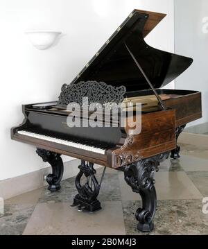 Steinway & Sons, Grand Piano, American, Steinway & Sons, 1868, New York, New York, Stati Uniti, America, Rosewood, Legno, Metallo, Profondità: 61 5/8 In. (156,5 cm), Chordophone-Zither-piano-colpito Foto Stock