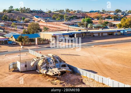 Astronave lasciato dietro dopo aver girato il film 'Pitch Black', che è stato girato a Coober Pedy, South Australia Foto Stock