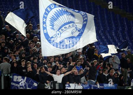 Roma, Italia. 20th Feb, 2020. Roma, Italia - 20.02.2020: Gent tifosi in azione durante La Uefa Europa League, turno di 16, partita di calcio COME Roma vs Gent, allo stadio Olimpico di Roma. Credit: Agenzia Indipendente Foto/Alamy Live News Foto Stock