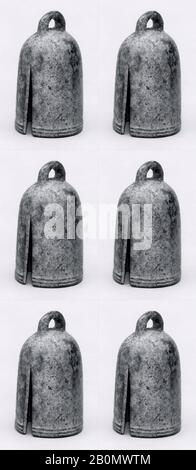 Campana, Età Del Ferro, Data Ca. 8th-7th secolo a.C., transcaucasia o Iran, Bronzo, 3,58 pollici (9,09 cm), Metalwork-equestrian Foto Stock